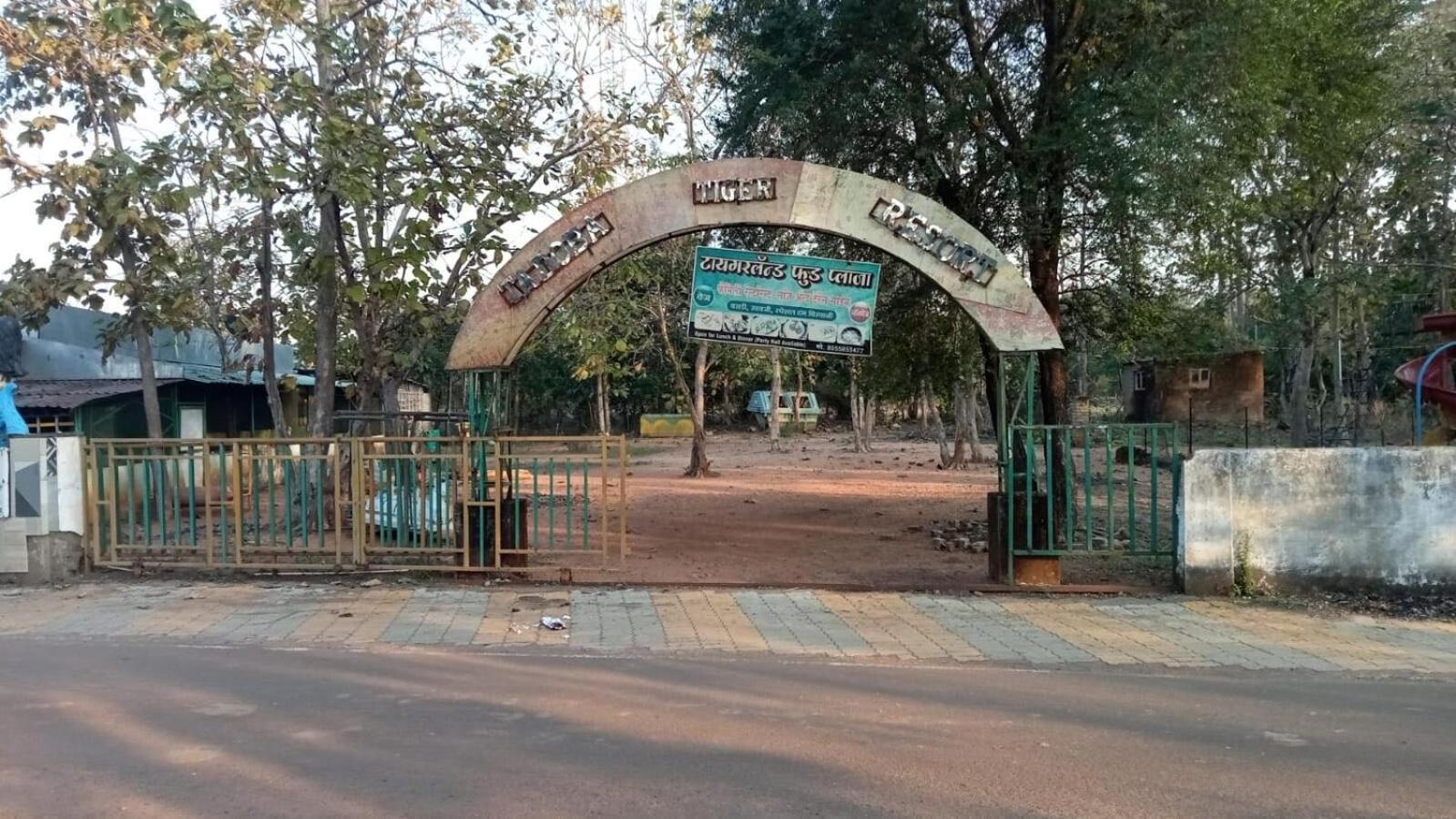 Oyo Flagship Tadoba Tiger Resort Mohurli Екстер'єр фото